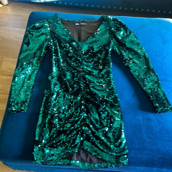 Zara Green Sequins Dress - Picture 1 of 4